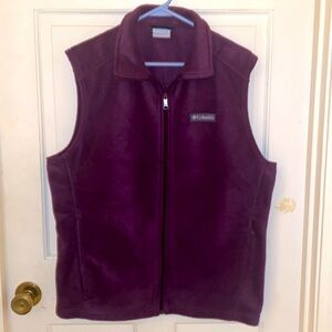 Columbia Fleece Vest men’s medium or oversized women’s used with heavy sweaters.